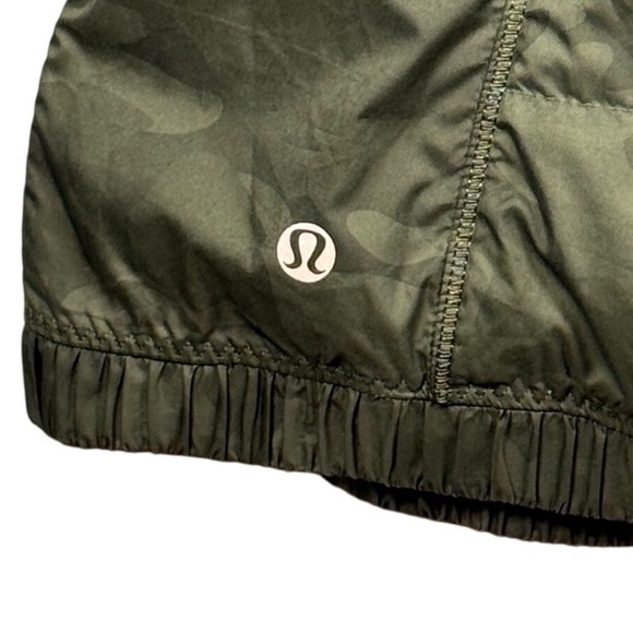 Lululemon Spring Fling Puffer Vest, Camo, Removable Hood, Size 6 - Picture 9 of 10